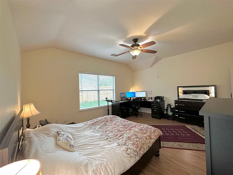 2211 Winding Hollow Dr — Photo 16
