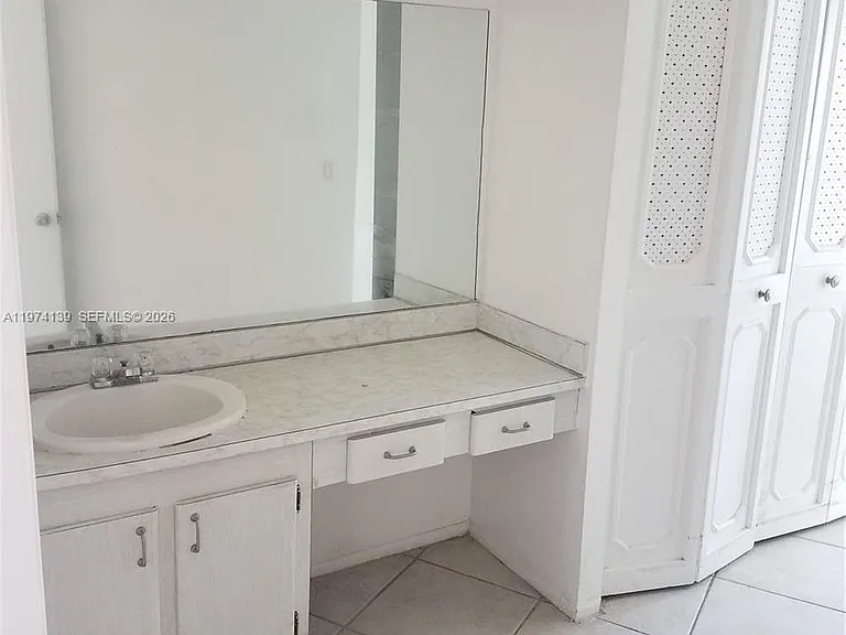 3475 N Country Club Dr #805 — Photo 7
