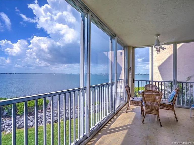 5750 NE Island Cove Way #3203 — Photo 3