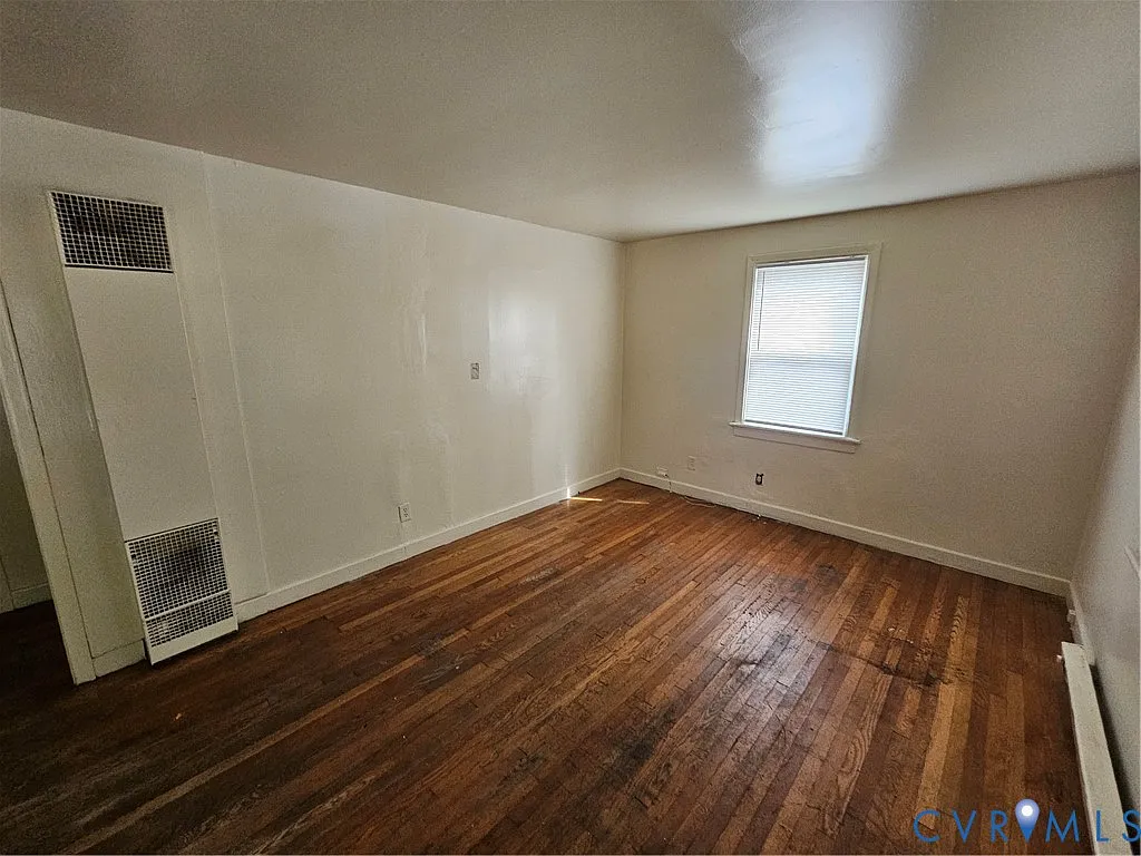 2 bed, 1.0 bath, 840 sqft, $1,050 — Photo 3