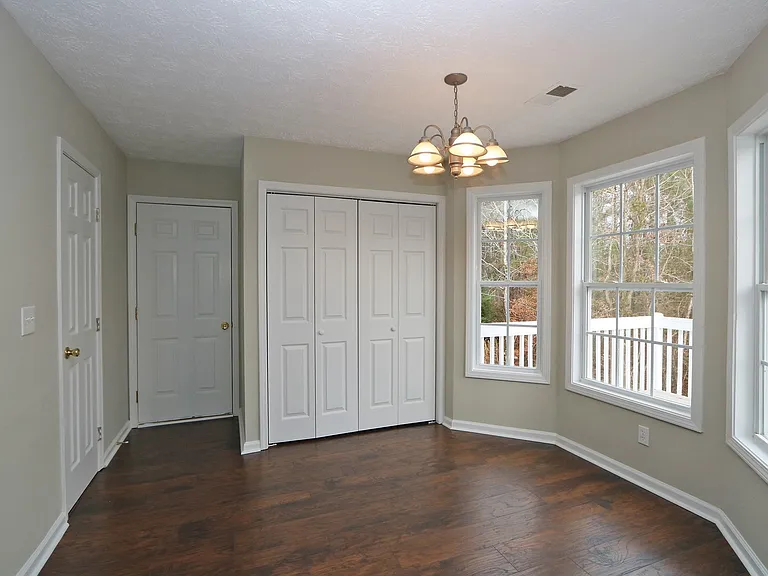 102 Providence Dr — Photo 5