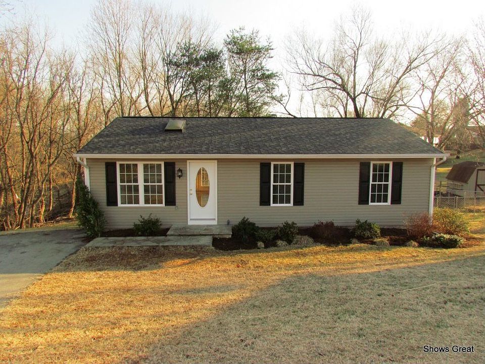 For Sale: 2180 Horn CIR, Vinton, Virginia 24179