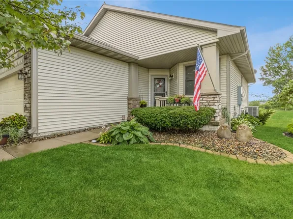 2403 Lexington Dr, Norwalk, IA 50211