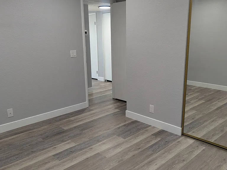 433 Mesa Blvd #201 — Photo 13
