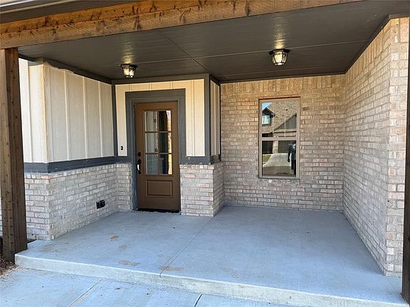 4th image of 3213 Birmingham Dr