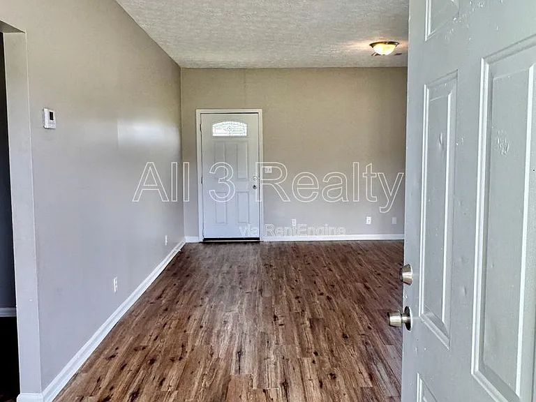 1520 Hogan Rd — Photo 5