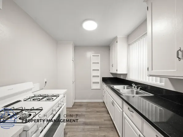 2070-2080 Magnolia Ave.