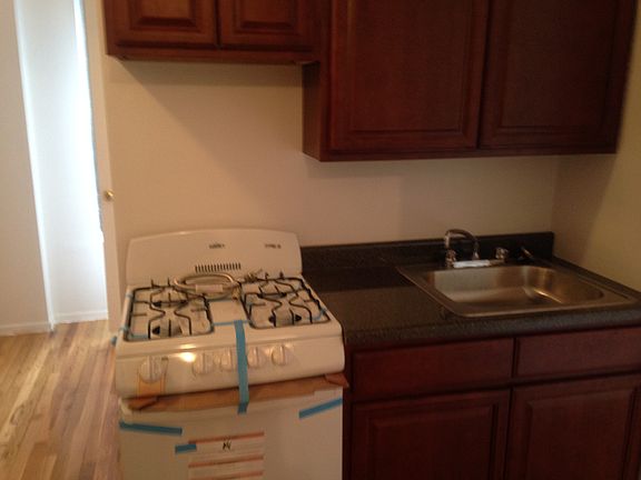 5th image of 242 E 117th St APT 5