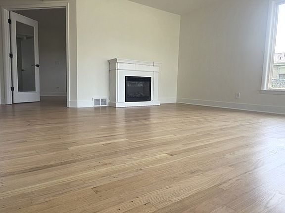 5th image of 8867 Mobile Ave