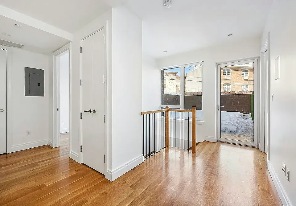 1329 Myrtle Ave #1A