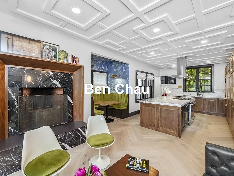 208 Windsor St #SINGLE HOUSE