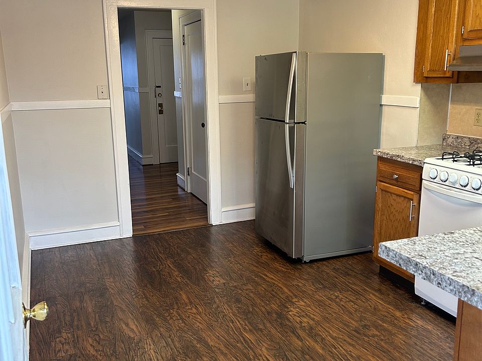 Kitchen - reverse angle