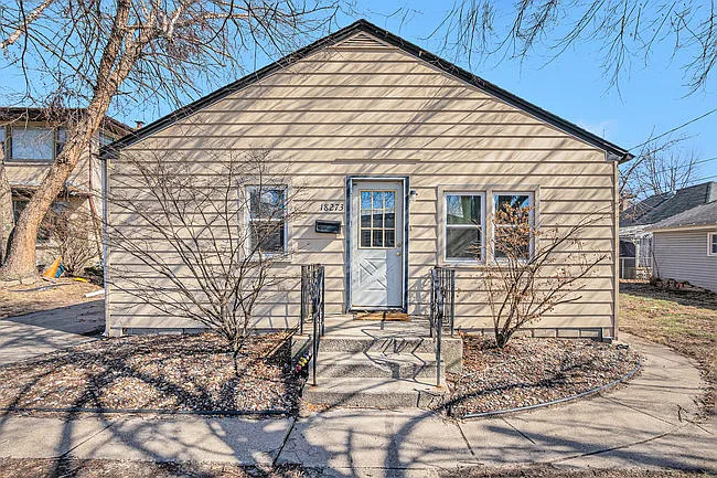 18273 Greenbay Ave photo 1