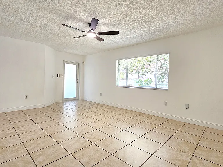 10611 SW 170th Ter — Photo 8