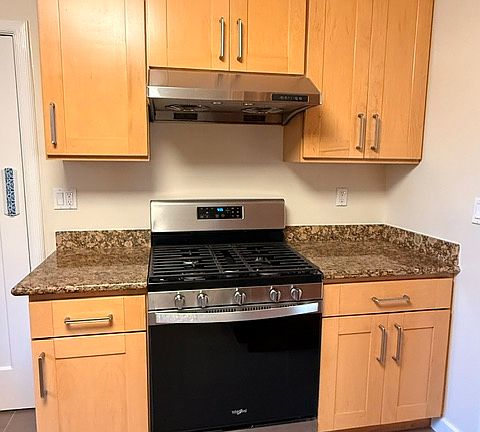 3rd image of 2840 Greenwich St