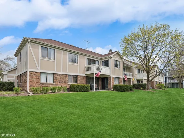 1117 Scanlon Dr APT C2, Wheeling, IL 60090