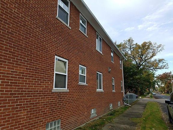 3rd image of 17214 Greenlawn St