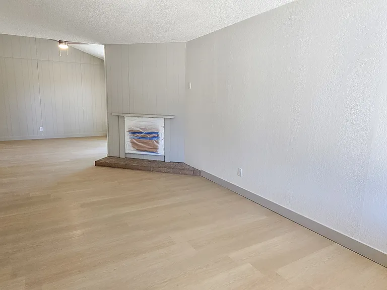 5031 Sparrow Ct — Photo 5
