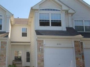 8303 Sierra Woods Ln, Carpentersville, IL 60110