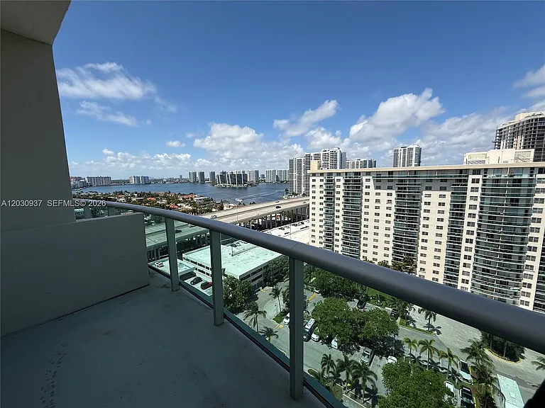 19380 Collins Ave #11 — Photo 2