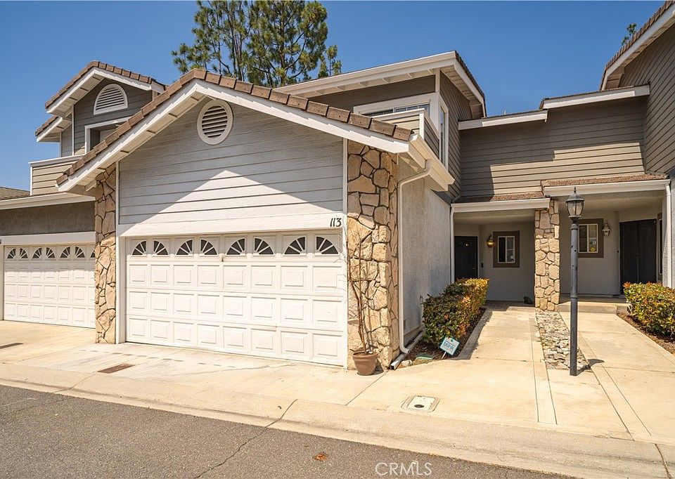 1st image of 113 Autumn Oaks Ln