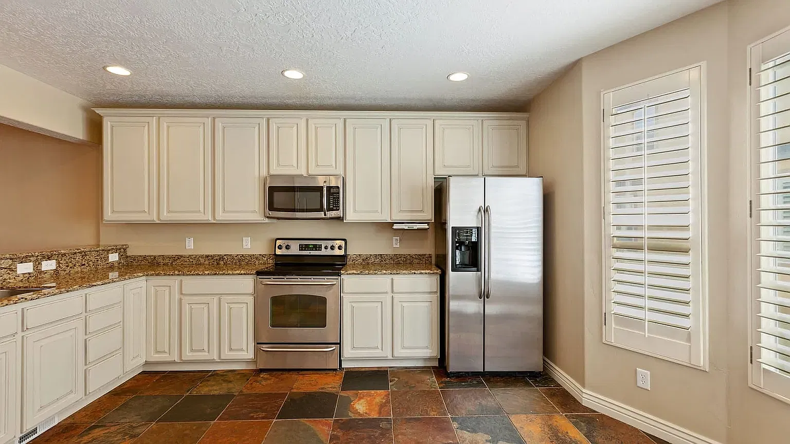 2 bed, 2.5 bath, 1607 sqft, $2,395 — Photo 3
