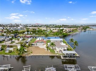 870 Oak St, Fort Myers Beach, FL 33931