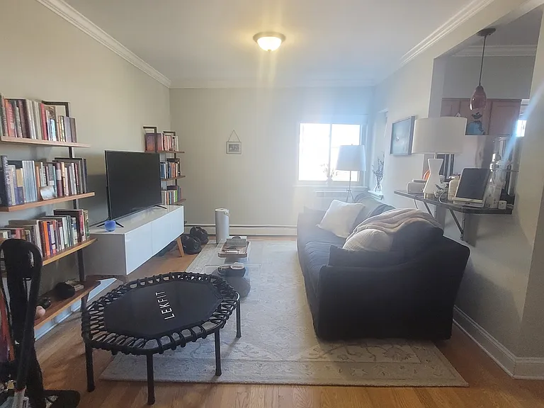 5454 Everett — Photo 25