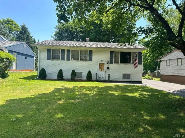 418 Northrup Dr, Utica, NY 13502