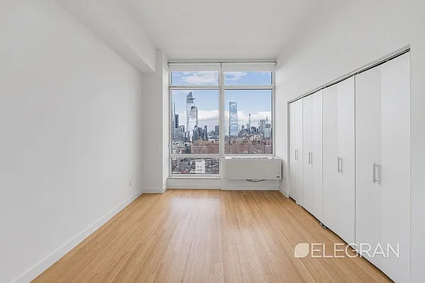 Sold by (Legacy) Elegran | media 4