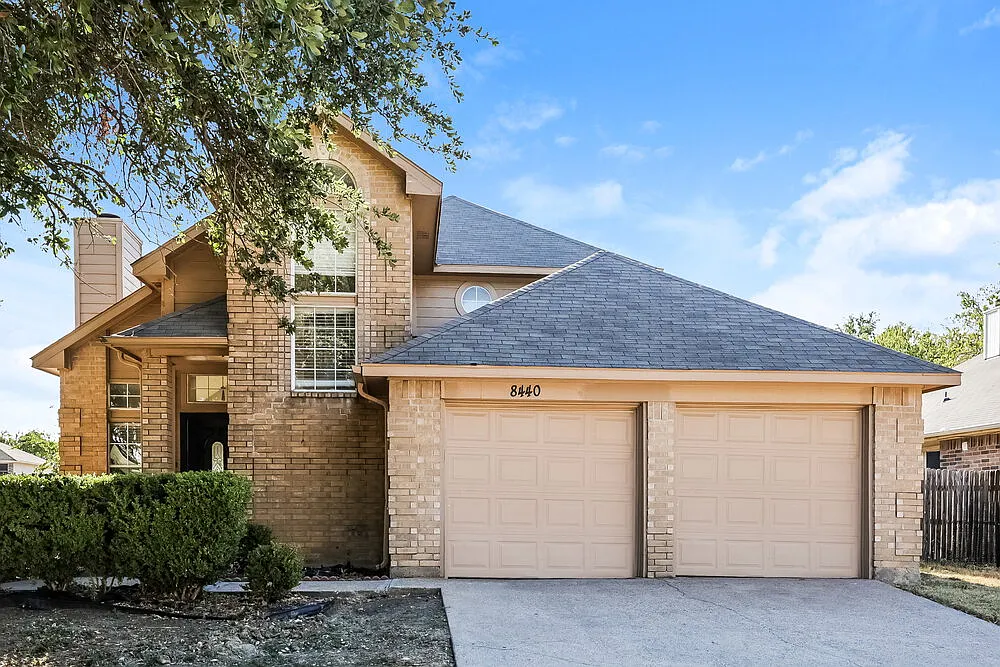 3 bed, 2.5 bath, 1638 sqft, $2,075 — Photo 1