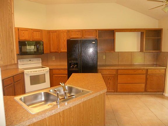4th image of 1825 Lakemont Cir