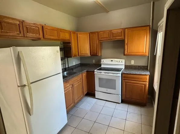 702 5th Ave Unit 1, Troy, NY 12182