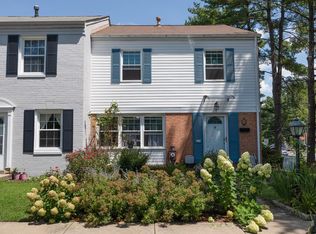 1 Cornerwood Ct, Gaithersburg, MD 20878