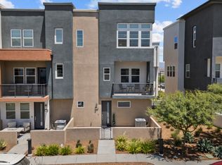 27034 Hummingbird Ln, Valencia, CA 91381