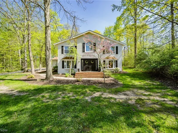 35912 Solon Rd, Bentleyville, OH 44022