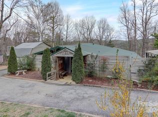 175 McMillan Dr, Hendersonville, NC 28792