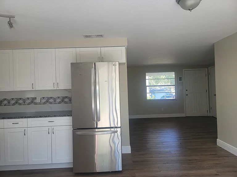1709 Coppertree Dr — Photo 6