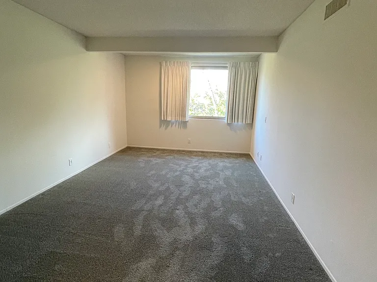 Los Robles Apartments - Senior 55+ — Photo 8