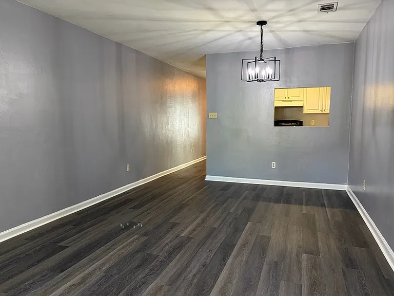 902 Tomahawk Ct #1 — Photo 2