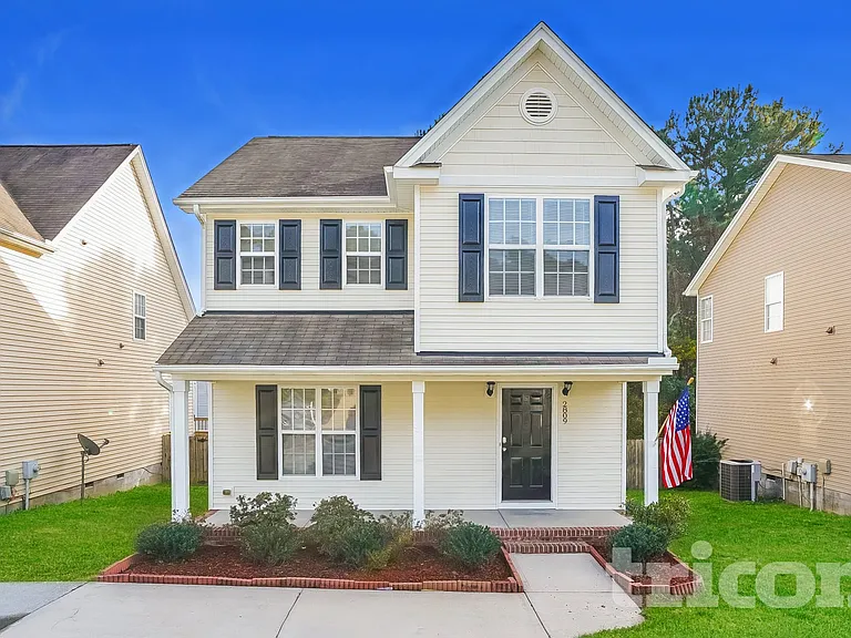 2809 Erinridge Rd — Photo 1