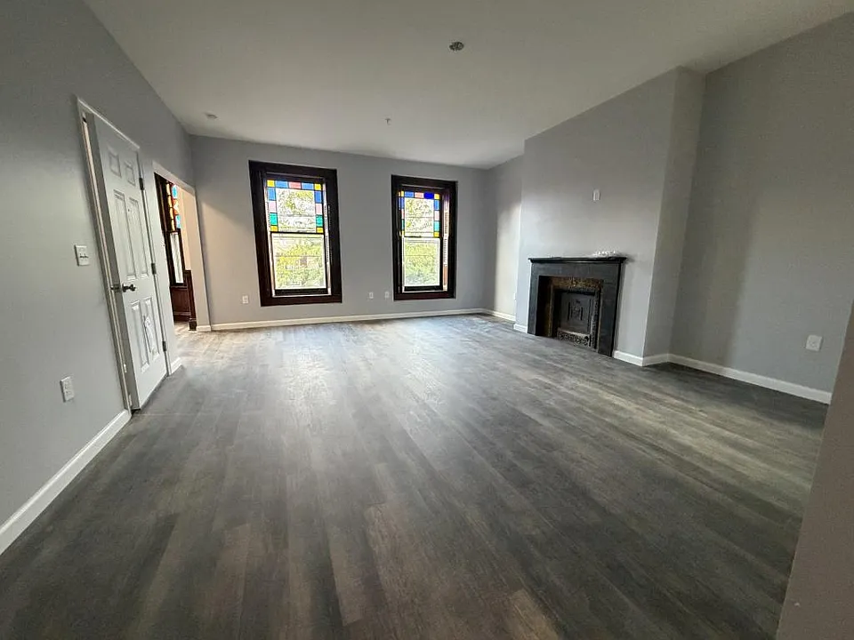 64 W Middle St