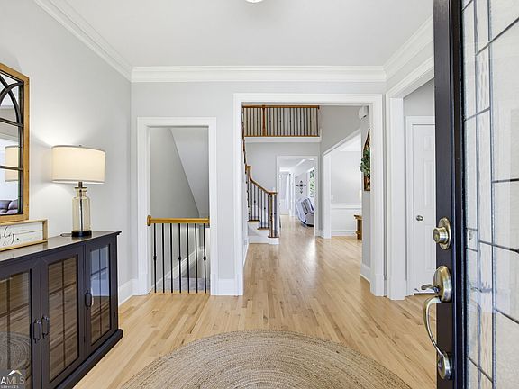 5th image of 333 Golf Crest Dr