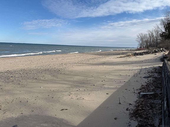 3rd image of 3288 Metcalf Rd