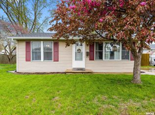 1003 Stratford Ave, Pekin, IL 61554