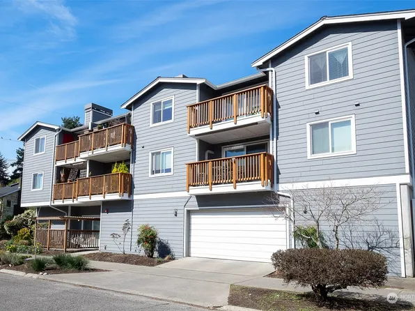 7000 Cleopatra Place NW #301, Seattle, WA 98117