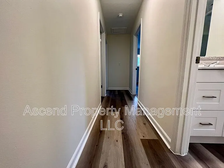 903 Valerie Ln — Photo 20