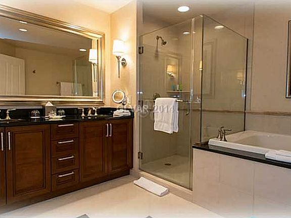 5th image of 125 E Harmon Ave #804