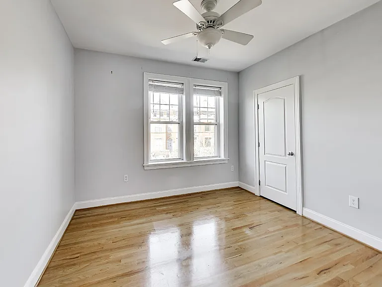 1929 1st St NW #204 — Photo 9