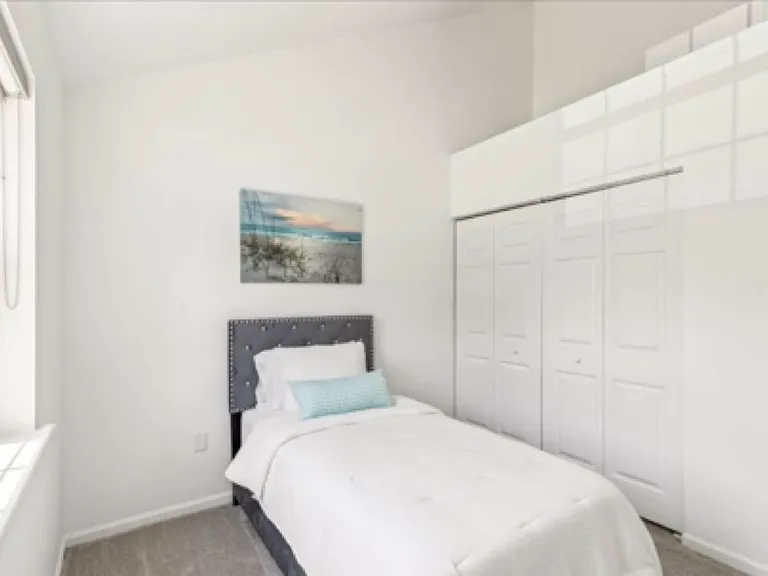 11 Harbor Dr — Photo 13